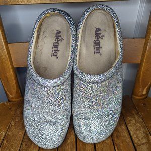 Kayla Style Alegria Clogs